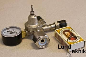 Regulator, w/ 2 quick connectors